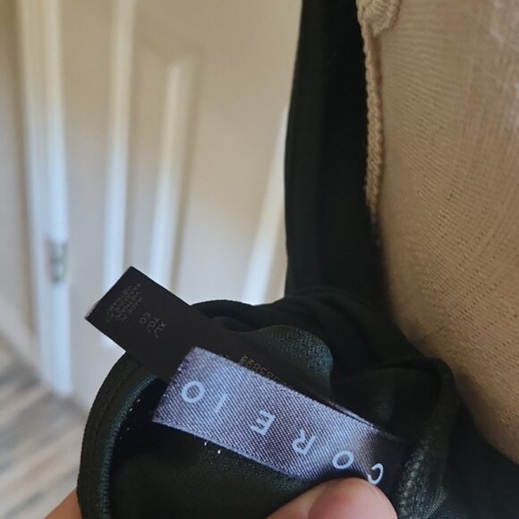 Cropped workout tank - Picture 3 of 3